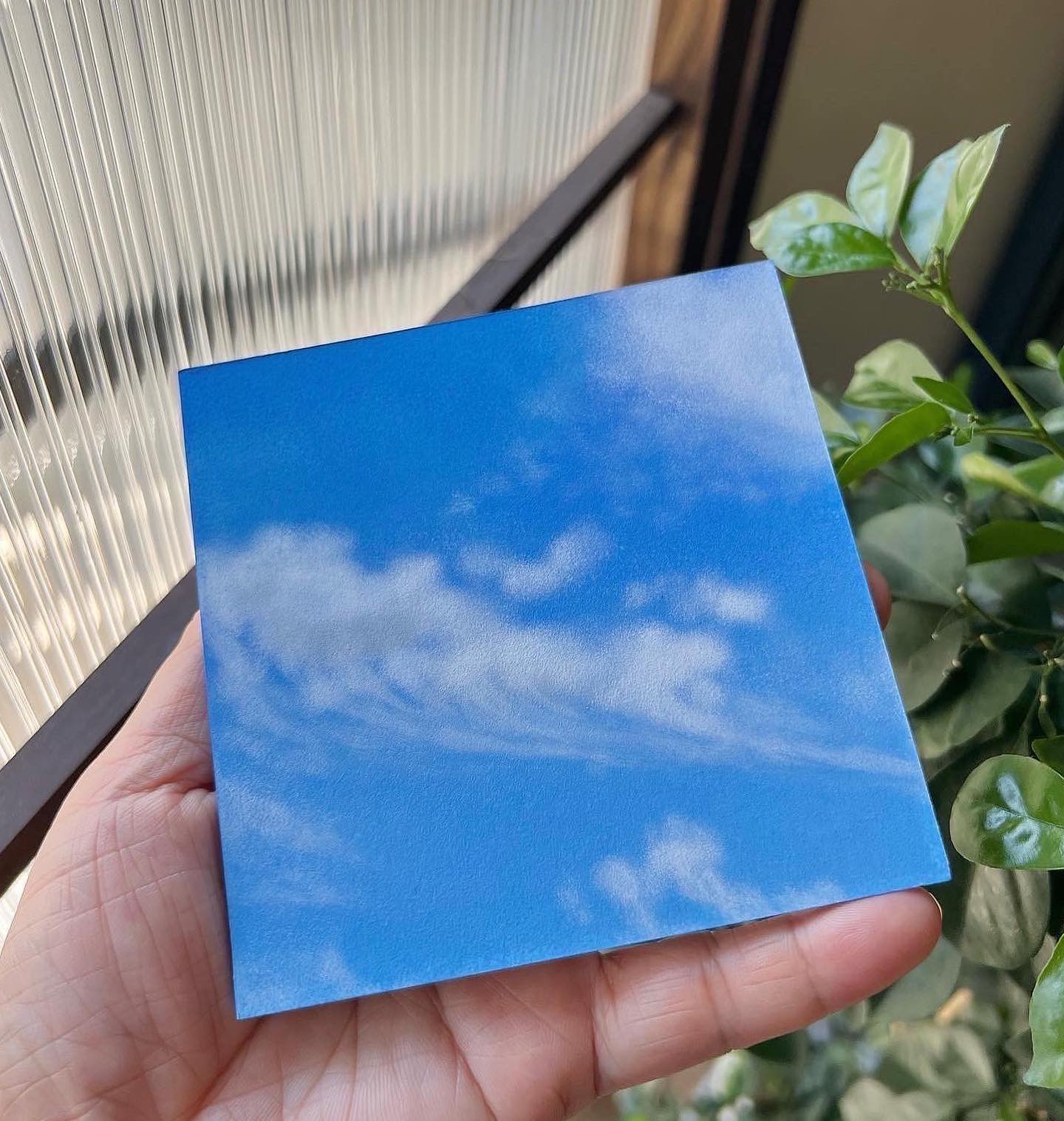 青空にふわふわの雲を描こう